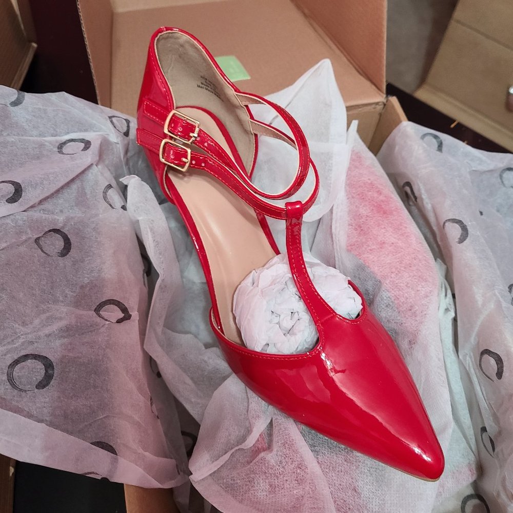 Journee Red Patent Leather T-Strap Heels NWT SZ 10
